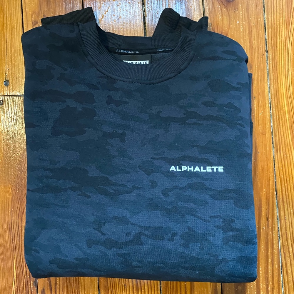 Alphalete classic crew mens size Med nwot